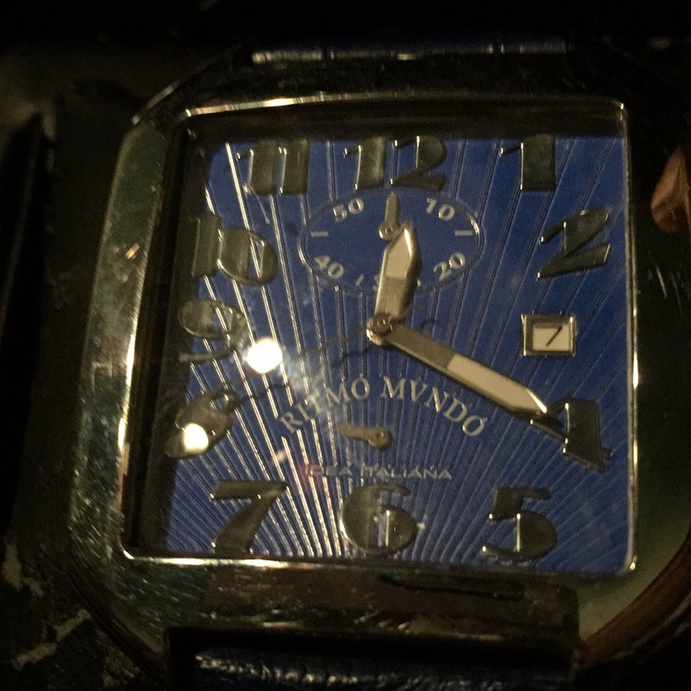 Designer Watch. Authentic - Picture 2 of 3